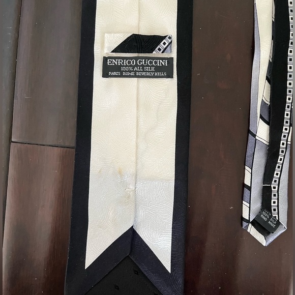 Enrico Guccini 100% Silk Black And Gray Geometric pattern Neck Tie - Picture 4 of 5